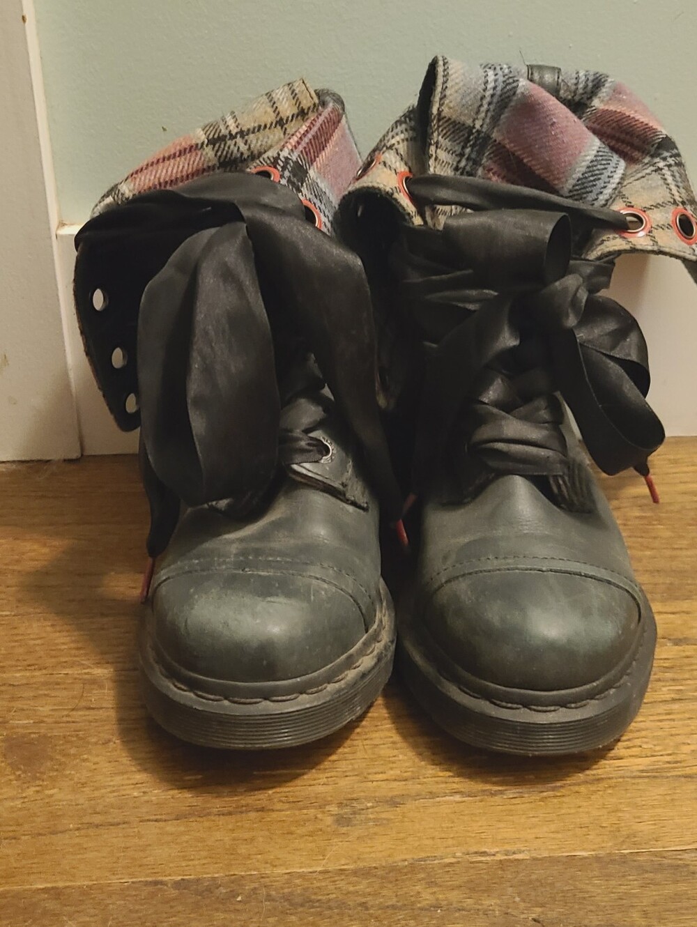 Doc Martens Olive Triumph Boots